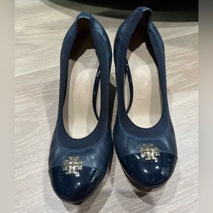 TORY BURCH JOLIE BLOCK PUMP NAVY 6.5